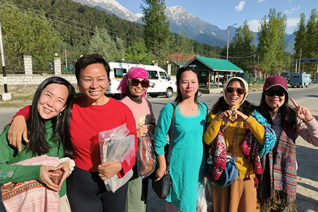 "Kashmir is safe and stunning": Vietnamese tourists defy terror scare