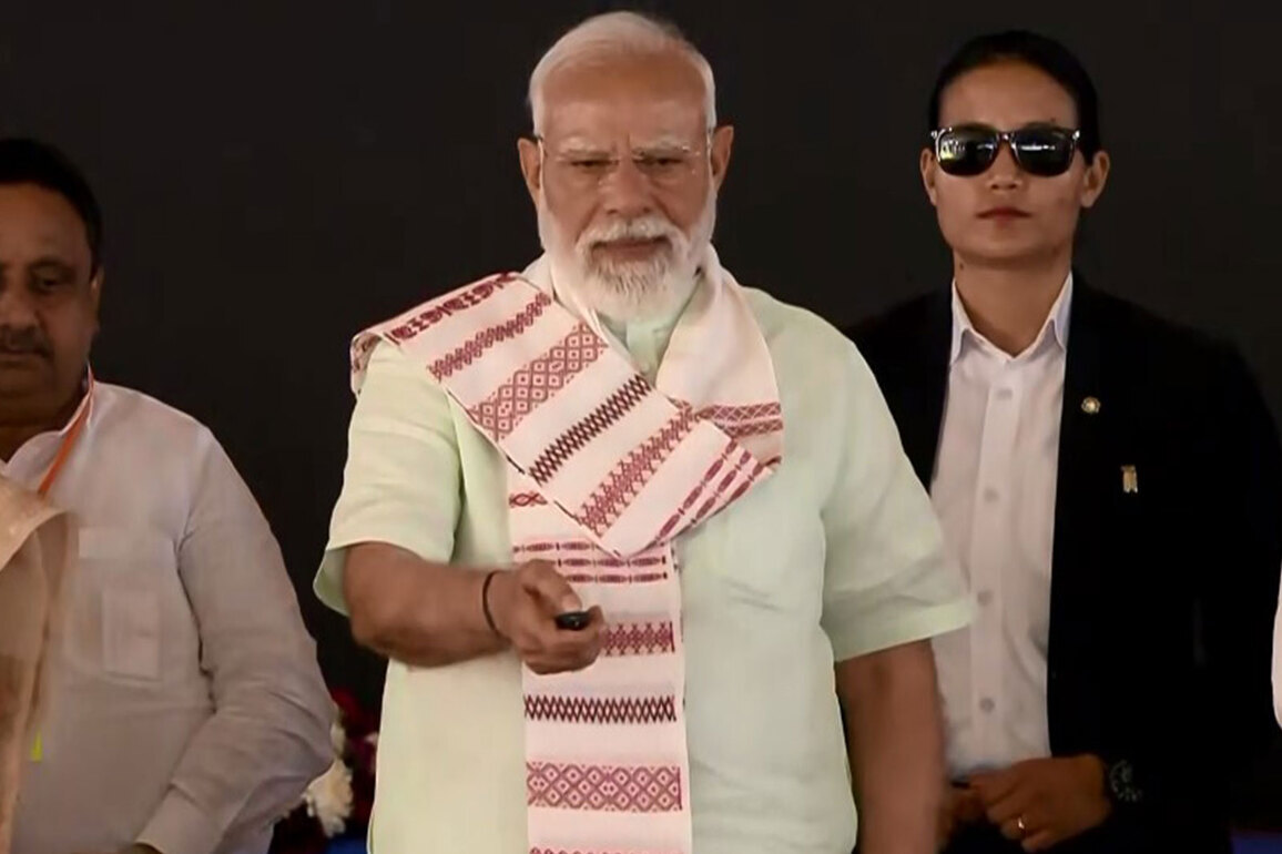 PM Modi inaugurates, lays foundation stone of development projects worth Rs 33,500 crore