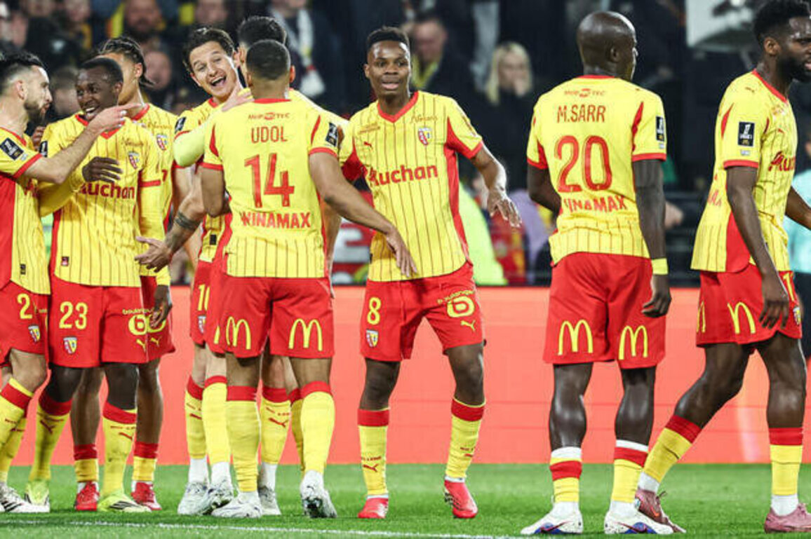 Ligue 1: Lens Run Riot Against Angers (5-1) to Reclaim Top Spot