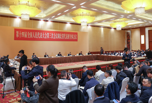 (TWO SESSIONS) CHINA-BEIJING-NPC-HUBEI DELEGATION-GROUP MEETING (CN)