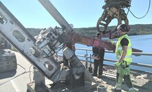  A sonic drill rig mounted on a CAT 336-F modified excavator was used to take samples at a dam in Sweden