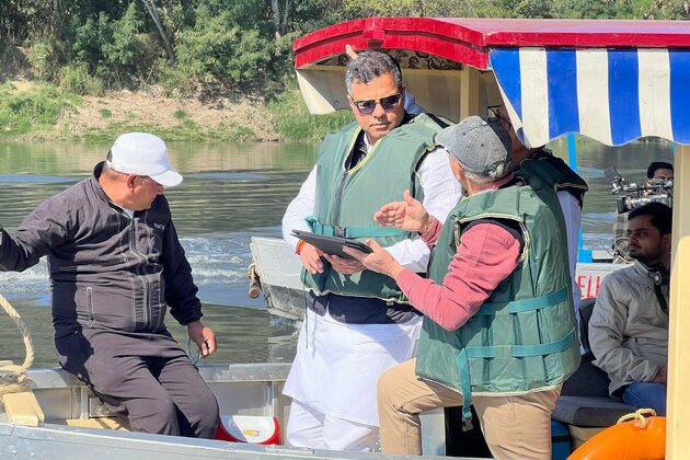 Parvesh Verma inspects Yamuna cleaning, holds review meeting to assess progress