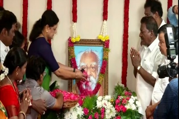Tamil Nadu politician VK Sasikalapays tribute to Periyar on his birth anniversary