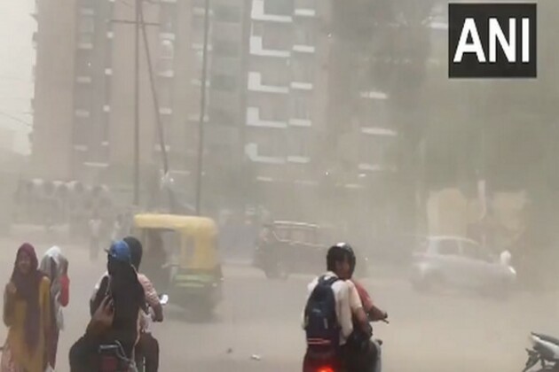 With light rain and thunderstorm weather turns pleasant bring respite to Delhi-NCR