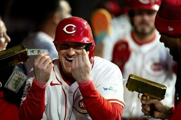 Austin Hays' 4 RBIs in Reds debut sparks rally past Mariners