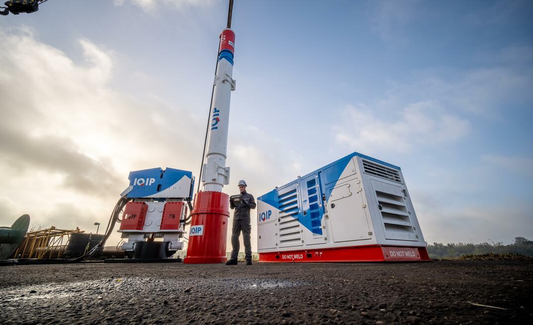 Introducing IQIP's fully integrated Vibro-Hydrohammer combination