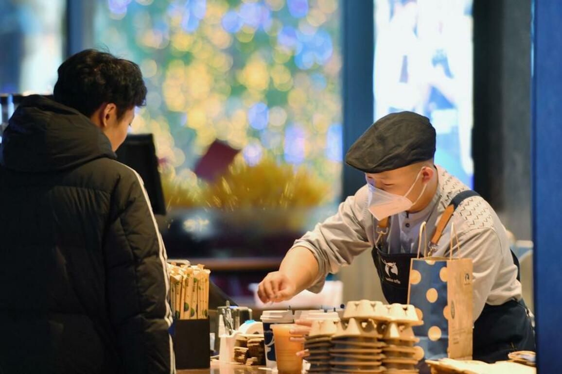 Lemonade in wheatfields brings urban cool to rural China