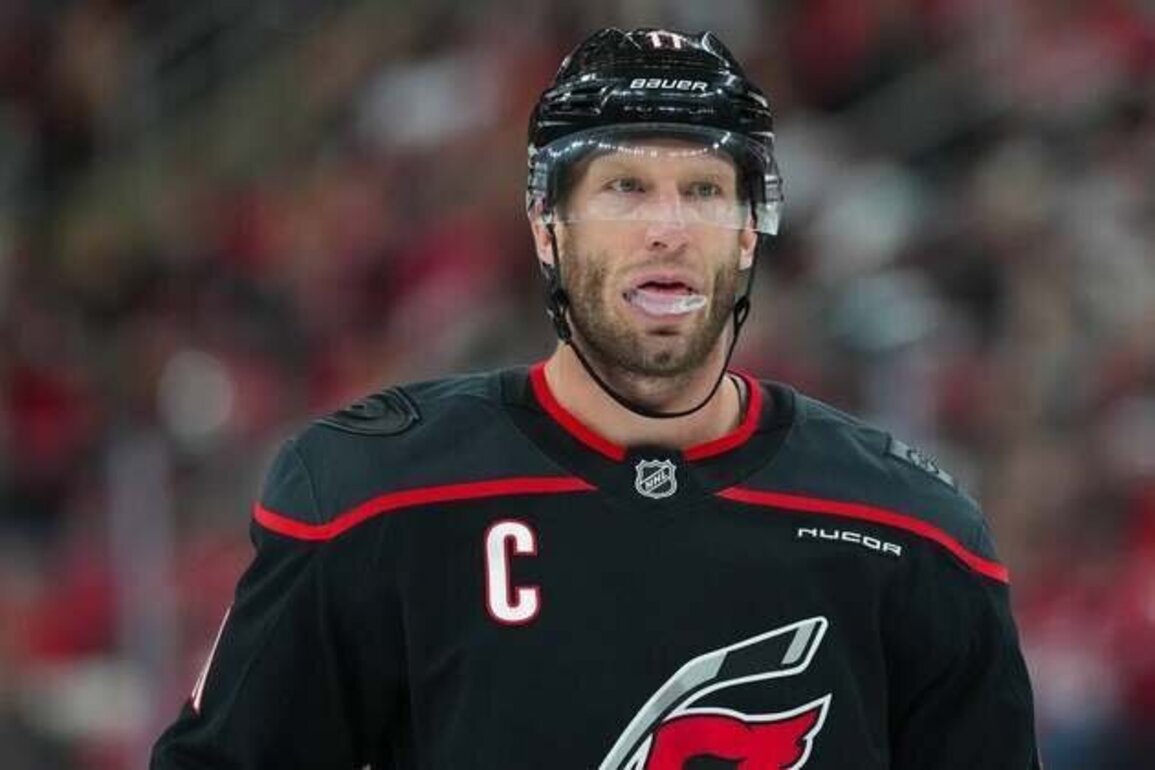 Division leaders clash as Canes host Red Wings
