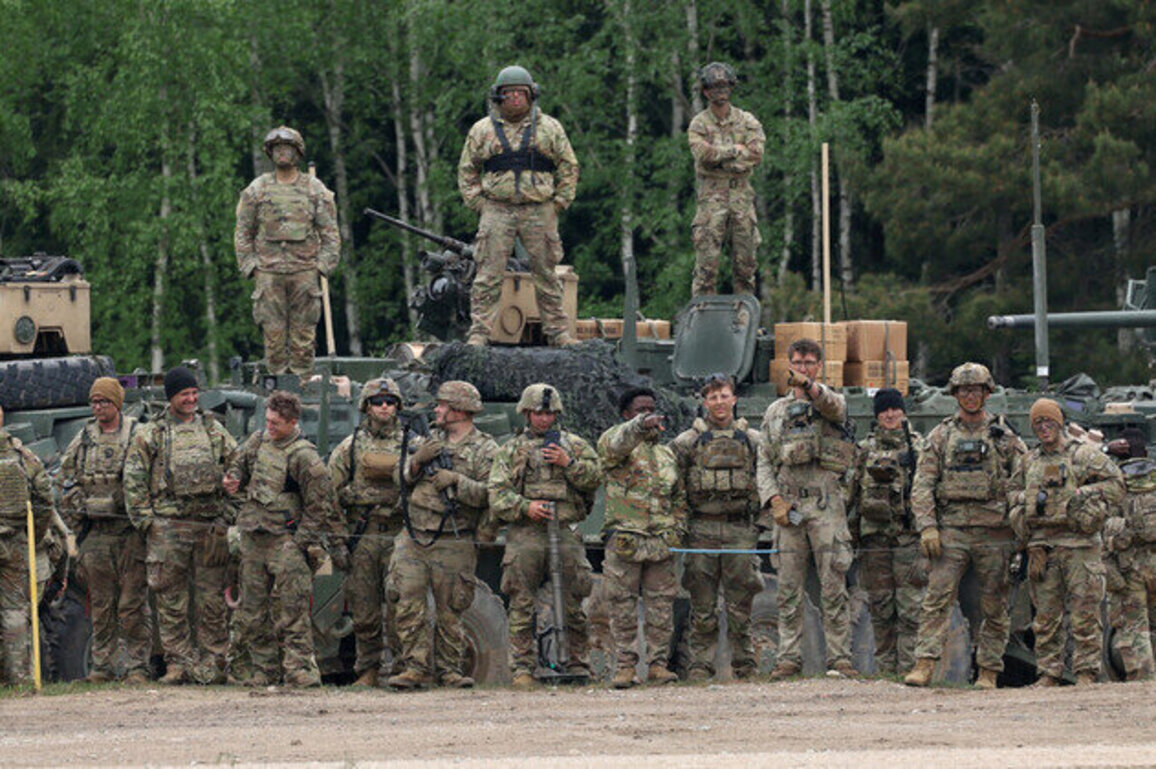 Trump gifts Polish president 5,000 more US troops
