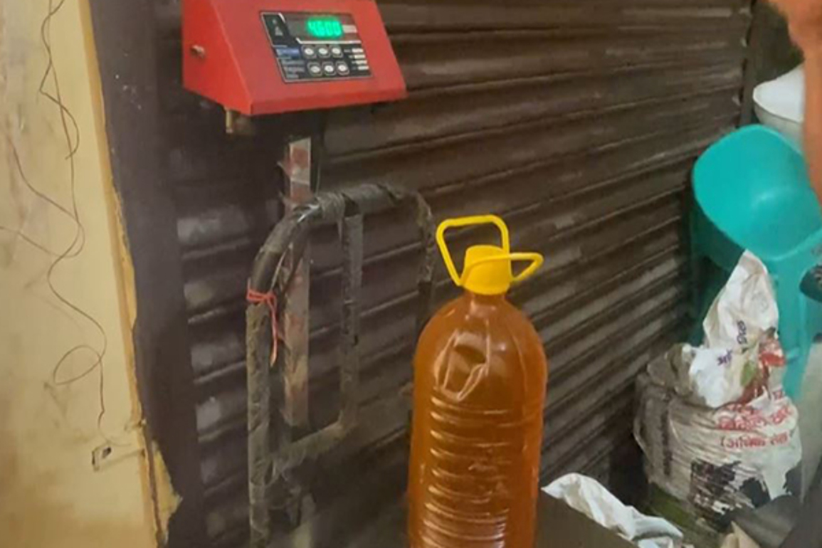 UP: Ghaziabad Food Department cracks down on adulteration, seizes Mustard oil samples