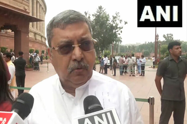 "PM Modi should apologise, Pahalgam incident occurred due to his incapability...": TMC's Kalyan Banerjee
