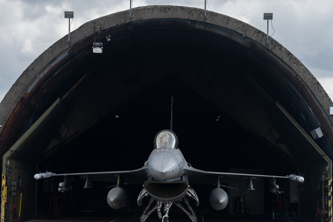 Former US Air Force pilot arrested for training Chinese military pilots