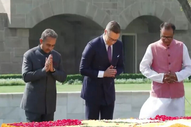 Finnish President Alexander Stubb pays tribute to Mahatma Gandhi at Rajghat