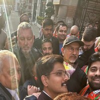 UK: Jaishankar greeted by well-wishers during morning walk