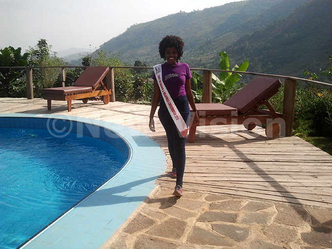  iss ourism igezi gnes simere  cat walks at racker afari odge swimming pool  hoto by itus akembo