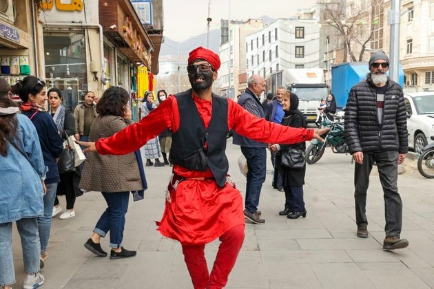 Iranians Face Dilemma as New Year and Ramadan Coincide