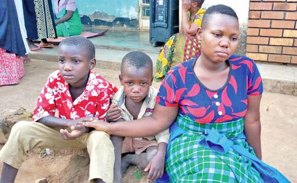 Nnamwandu Sharifa Nampijja ne bamulekwa. Nnamwandu Sharifa Nampijja ne bamulekwa.