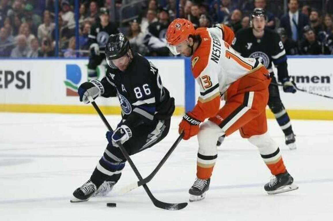 Nikita Kucherov scores 1,000th point as Lightning edge Ducks