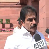 "Govt completely lying to people": KC Venugopal on LPG shortage