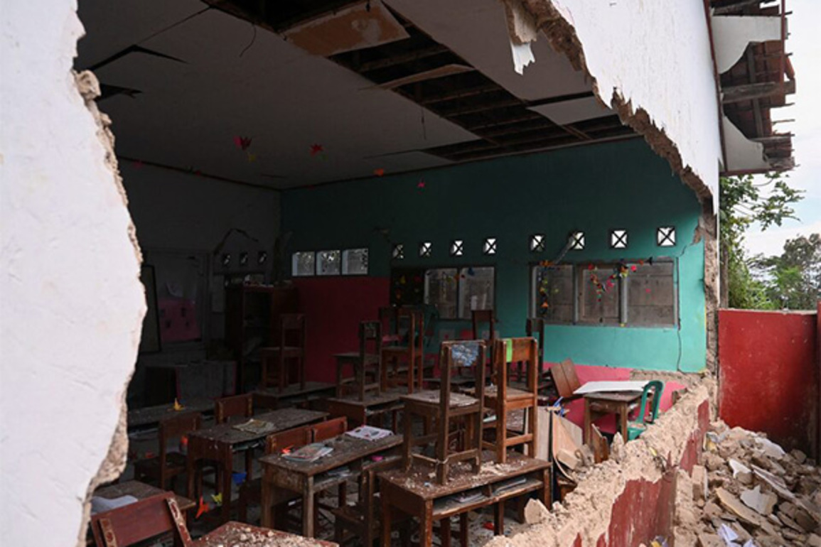 Earthquake of magnitude 5.4 strikes Indonesia