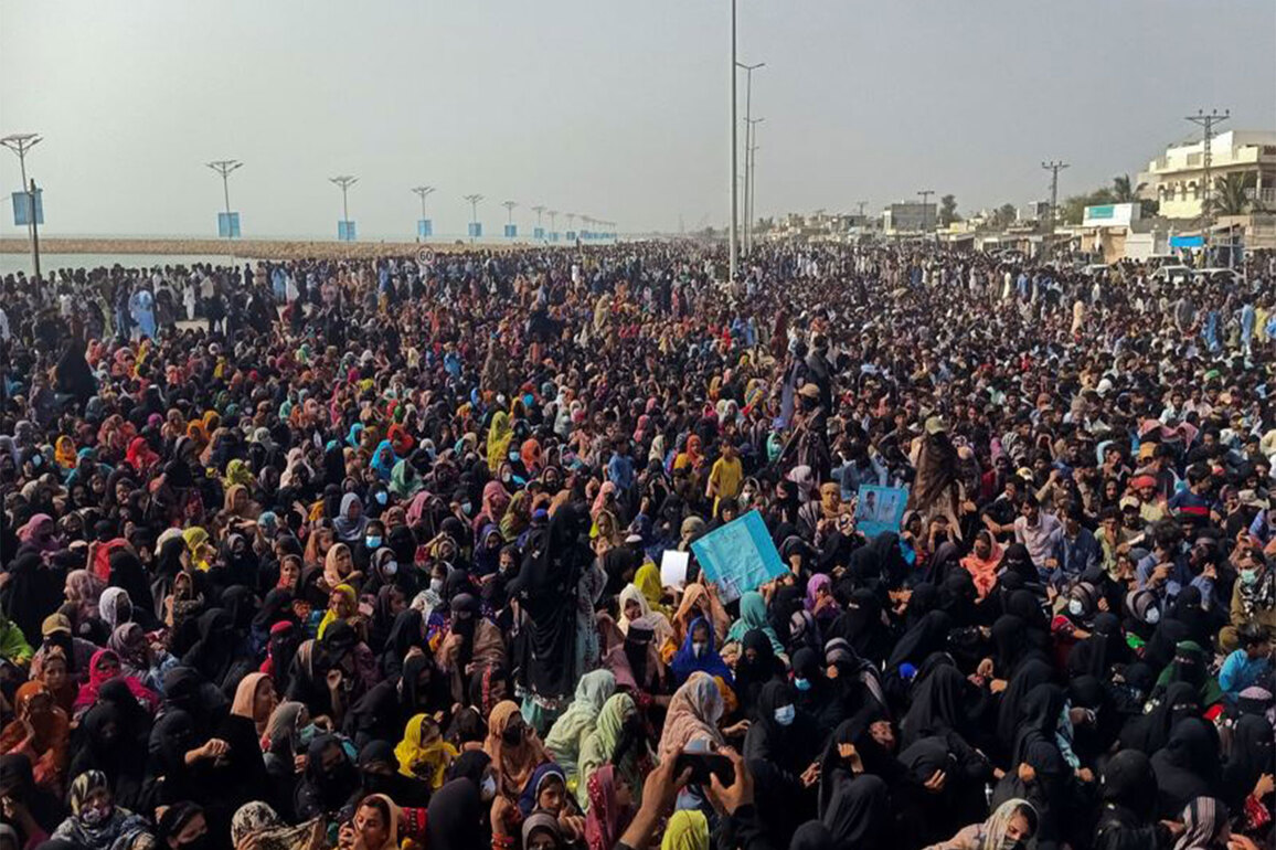 Pakistan: Sindh employees hold the government accountable over pension, insurance issues