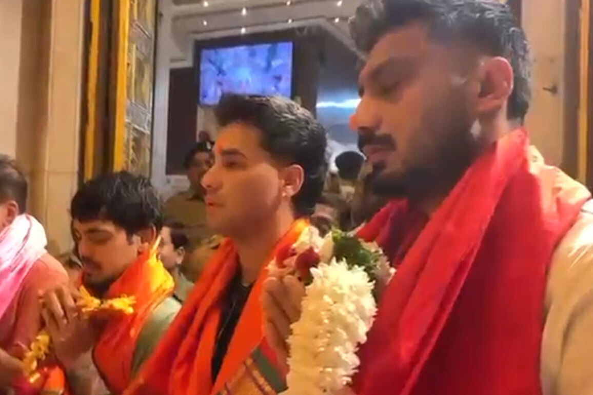 Mumbai: Axar Patel, Ishan Kishan, Abhishek Sharma visit Siddhivinayak Temple ahead of T20 WC Semi-Final match vs England