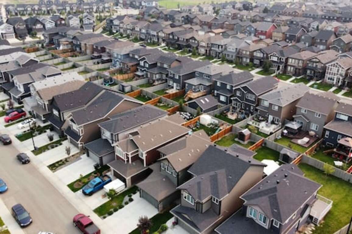 Affordable housing report card gives Alberta 'D' grade, lowest in Canada