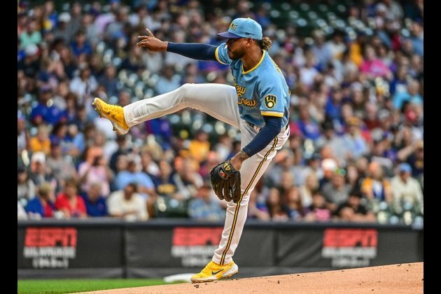 After ninth-inning heartbreak, Brewers seek crucial win vs. Marlins