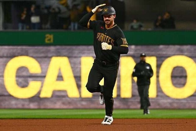 Bryan Reynolds displays his dominance of Reds in Pirates rout