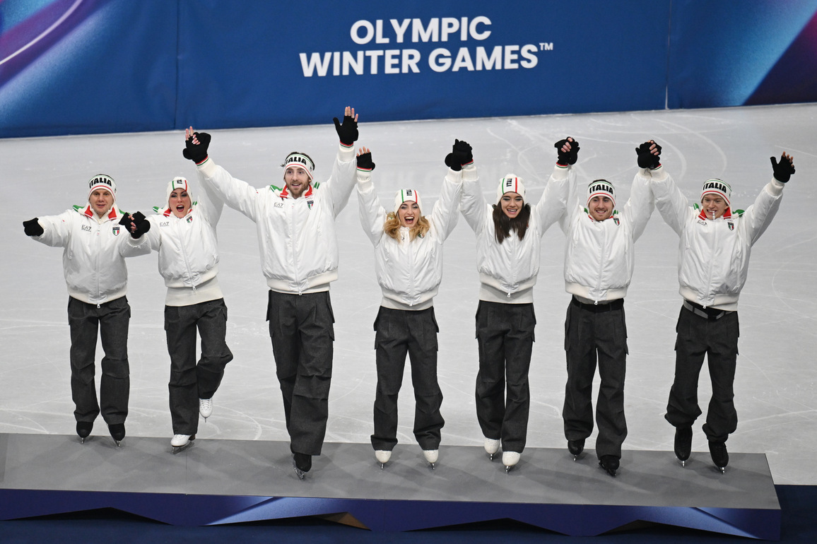 (MICO2026)ITALY-MILAN-OLYMPIC WINTER GAMES-FIGURE SKATING TEAM EVENT-AWARDING CEREMONY
