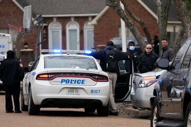 Key US Lawmaker Calls for Reassessment of Police Hiring