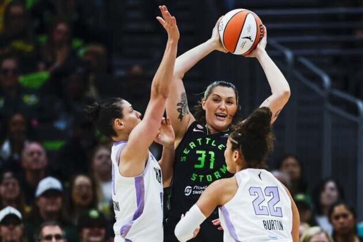 Janelle Salaun propels Valkyries to opening win over Storm