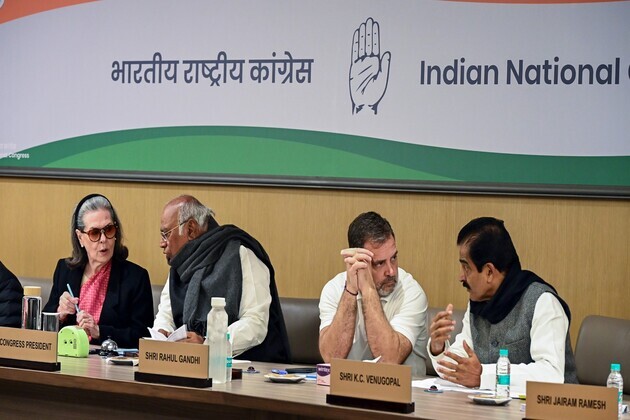 Congress questions Centre over US' remarks on "permission" to purchase Russian oil, calls it "blatant insult of India's sovereignty"