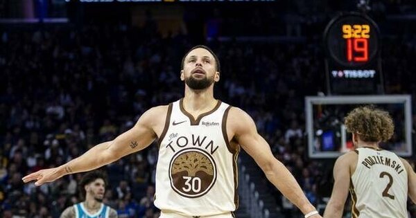 Eight Warriors score at least 10 points in win over Hornets