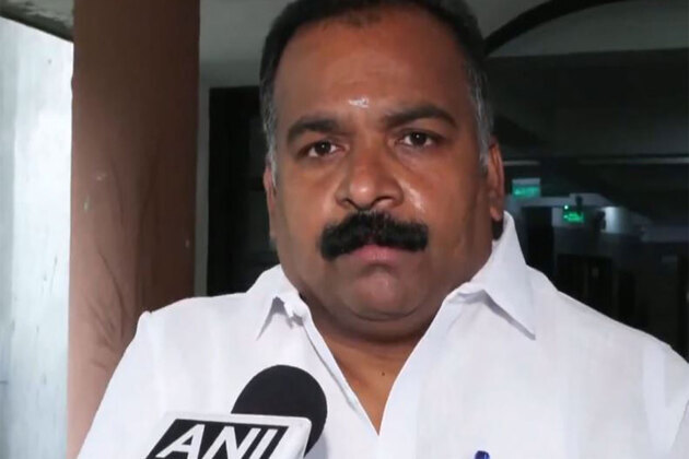 "Government has looted ordinary people": Manickam Tagore slams fuel duty cut