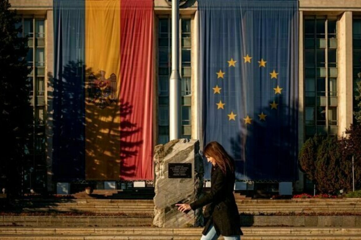 Moldovans Vote In Choice Between EU Integration And Russian Influence