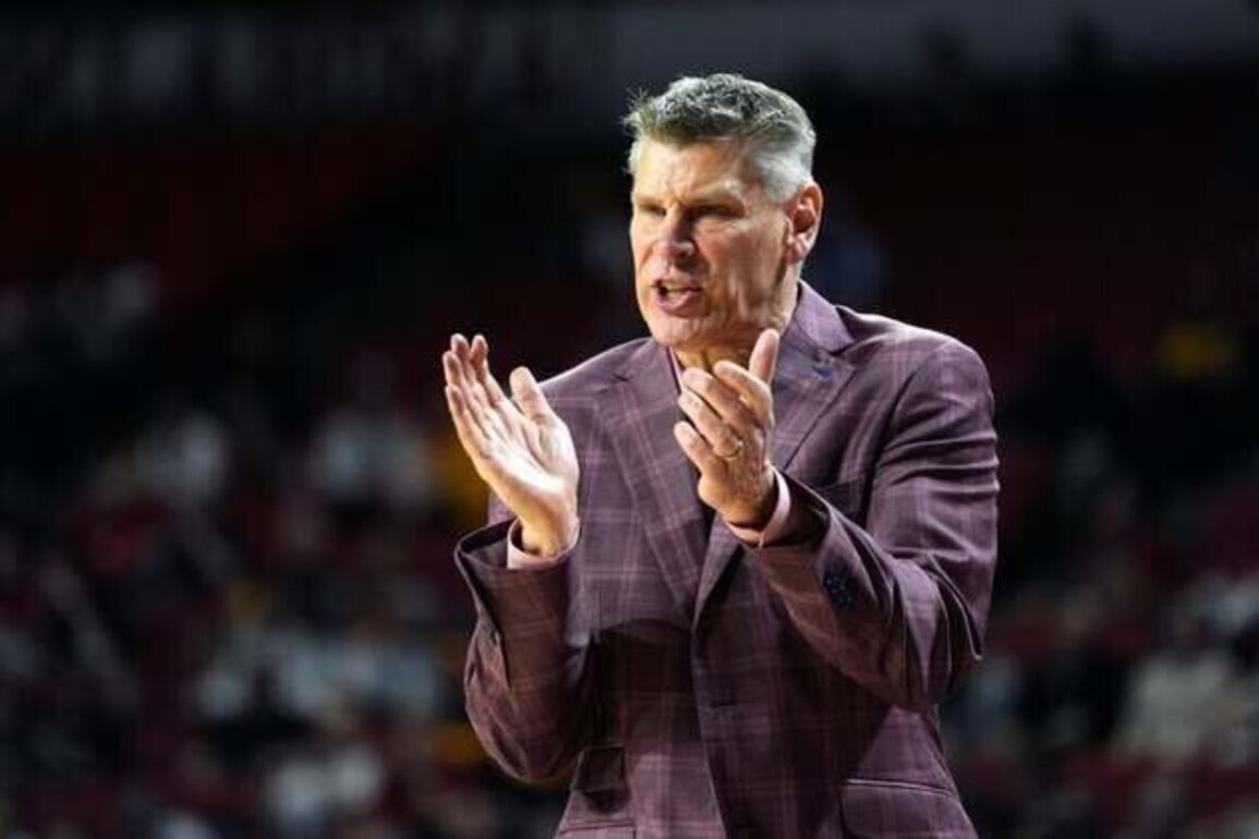 Oklahoma rides late surge into SEC tourney vs. South Carolina with bubble at stake