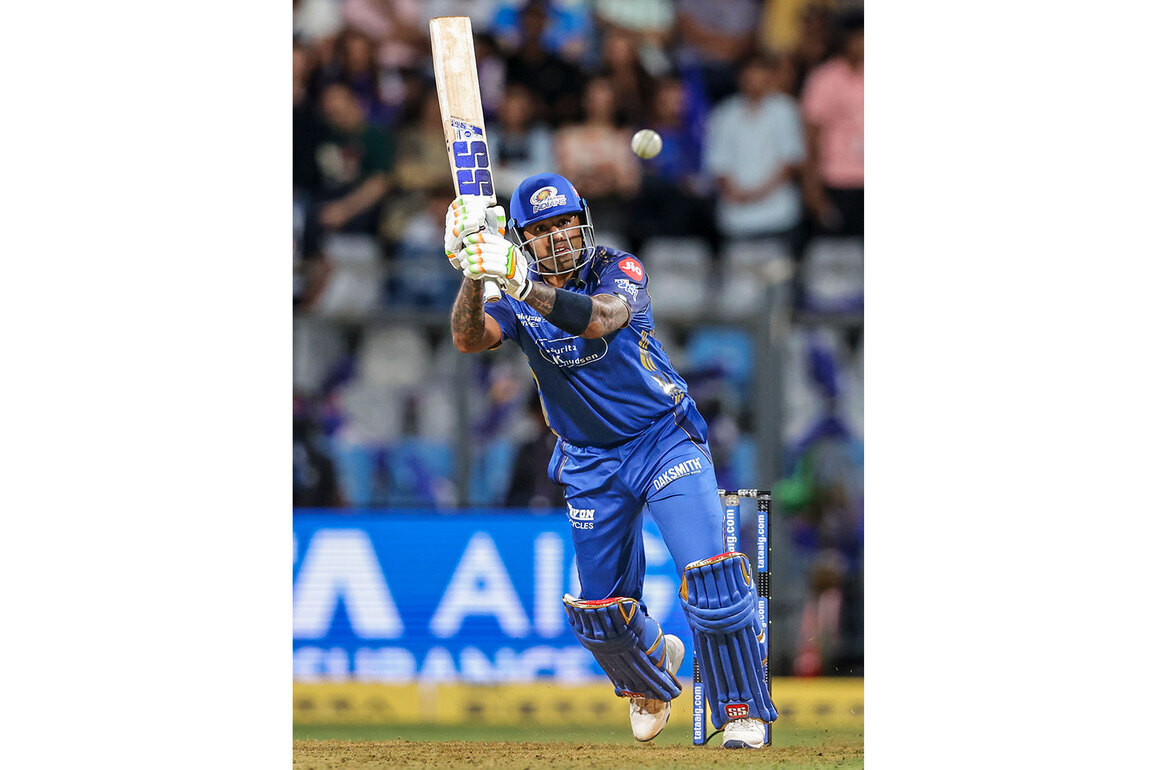 Suryakumar Yadav enacts Akshay Khanna's iconic dance step from 'Dhurandhar'; Mumbai Indians share vidoe