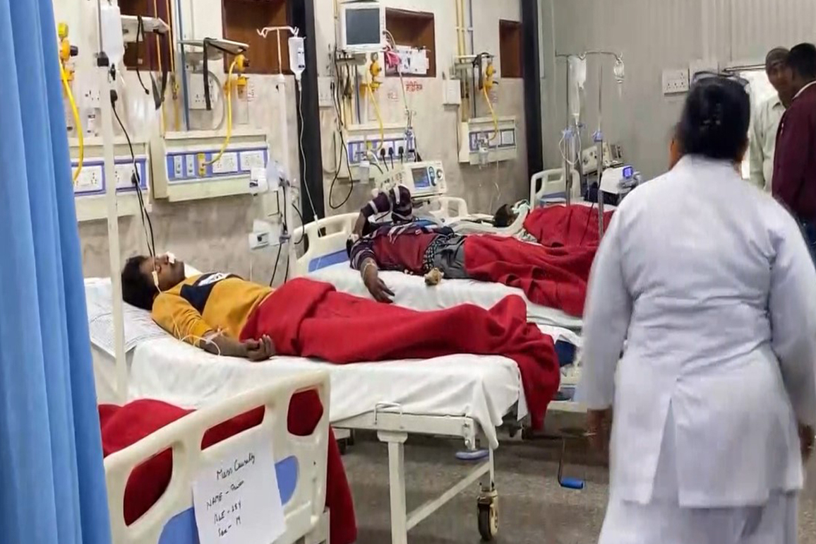 UP: Three killed, 27 injured as double-decker bus overturns on Agra-Lucknow Expressway near Kanpur