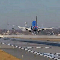 US passenger plane nearly collides with private jet 