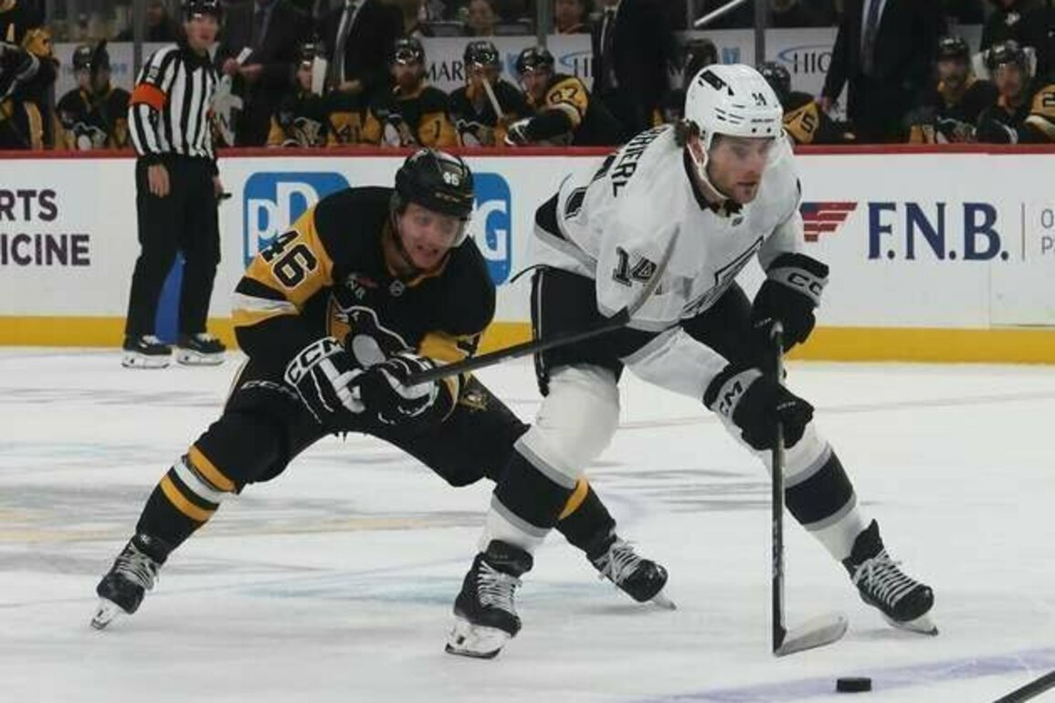 Kings continue road winning ways with third-period surge past Penguins
