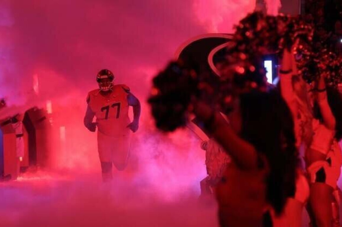 Texans OT Trent Brown agrees to one-year, $7M contract