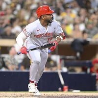 Padres sign veteran OF/INF Miguel Andujar