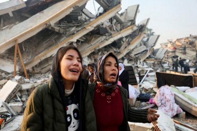 Earthquake death toll rises to nearly 4,900 in Turkey and Syria