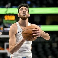 Thunder to rest Chet Holmgren (back) vs. Kings