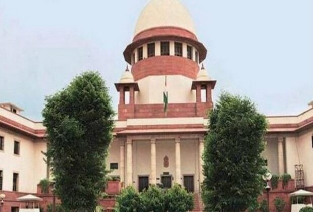 SC issues notice to Centre on loaders plea seeking to be treated as regular employees