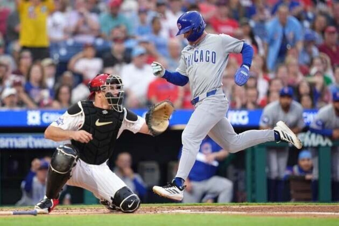 Nico Hoerner drives in 5 as Cubs blitz Phillies to win series