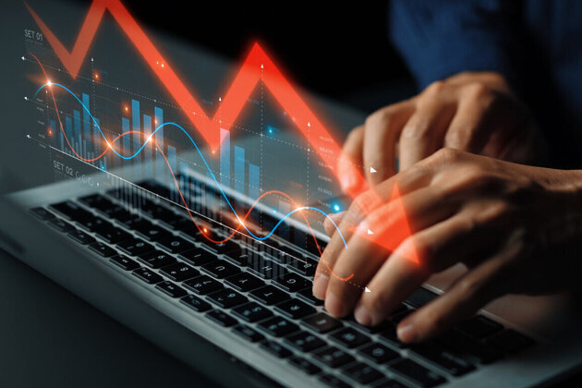 EU economic confidence indicators down in March
