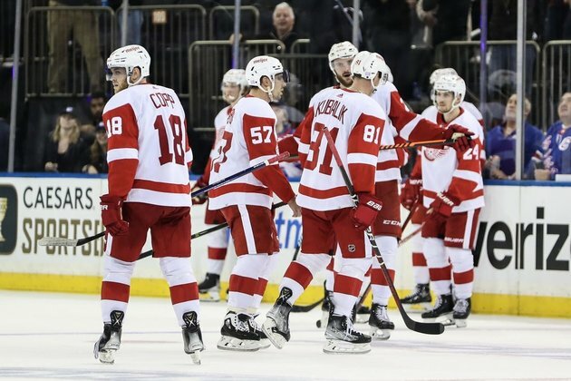 Red Wings roar into matchup with slumping Canadiens