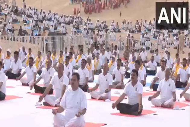 Sand, Sun, and Serenity: Rajasthan CM Bhajanlal Sharma performs Yoga in Jaisalmer's dunes on 11th IYD